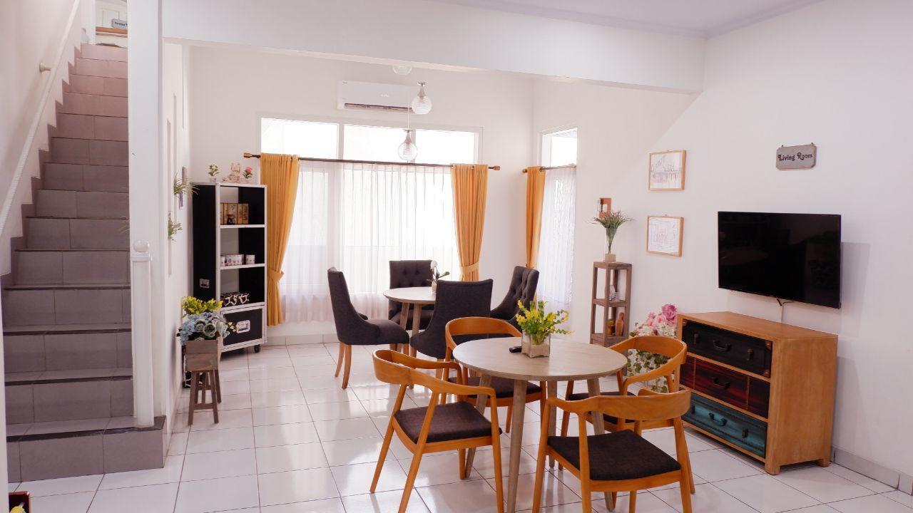 Dyah Suminar House Wisma tamu